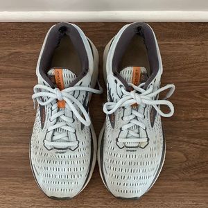 Brooks Ghost 13 size 8.5 shoes light blue/oyster/white